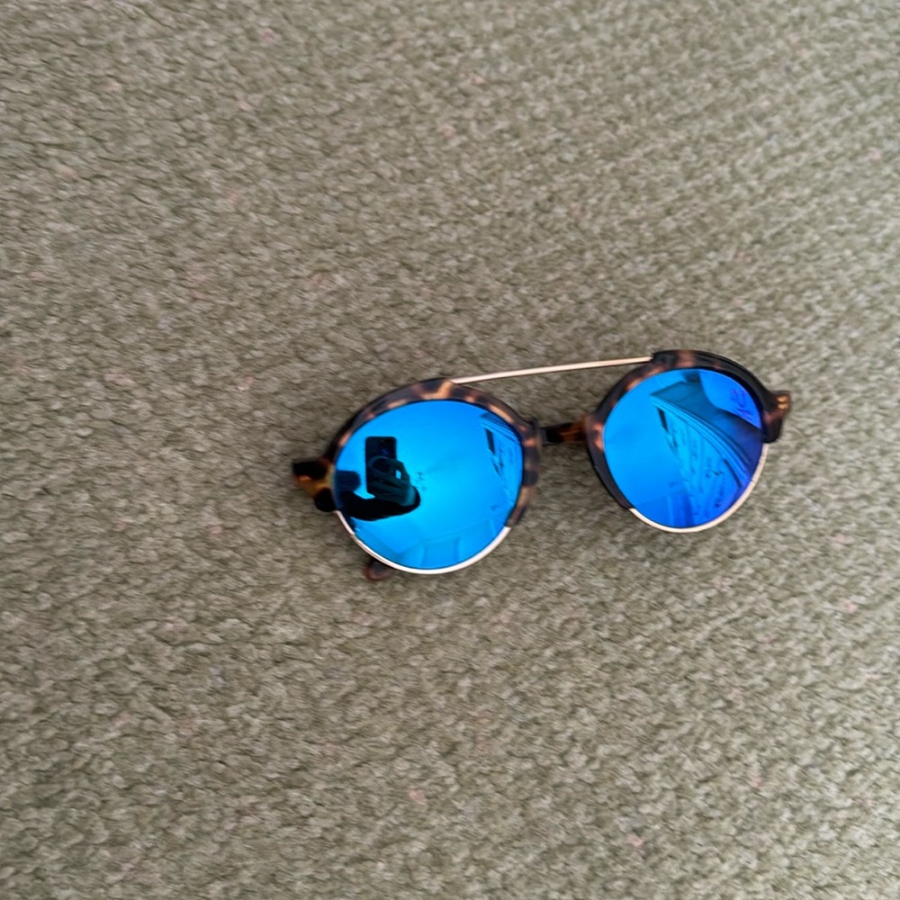 Illesteva sunglasses